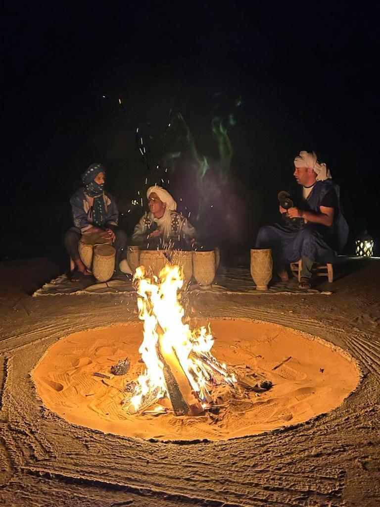 Hotel Tatooine Stars Camp à Merzouga Extérieur photo